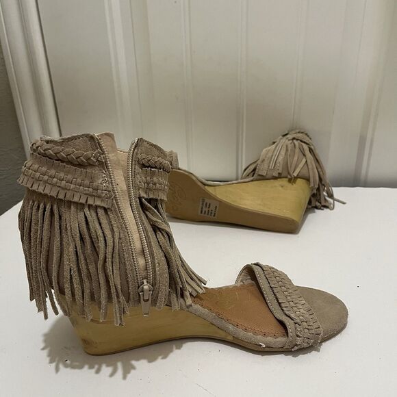 Naughty Monkey Tan Suede Ankle Strap Fringe Open Toe Wedge Shoes Womens 9.5 - Picture 7 of 13
